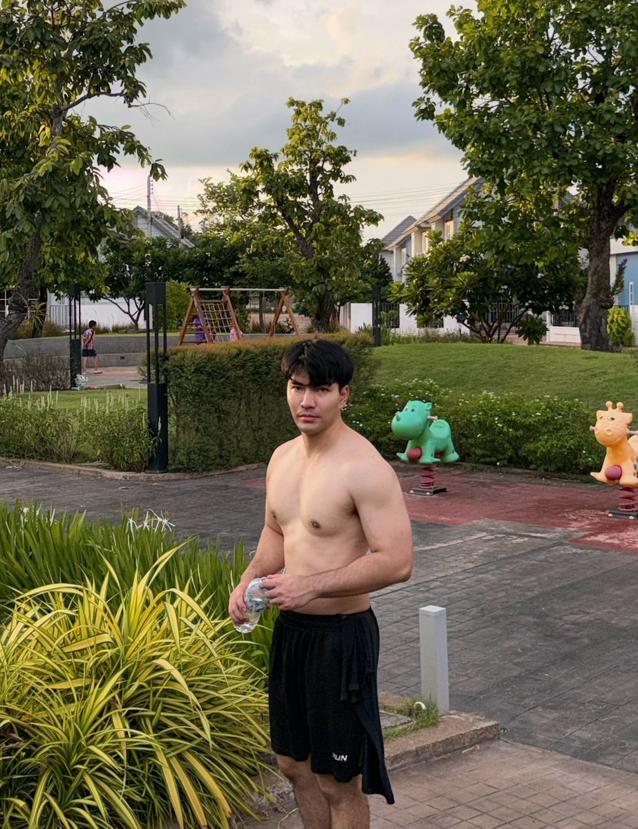 alex263761's tweet photo. ออกกำลังกายในรอบ 5 เดือน #Homegym 🍻 https://t.co/p5unzK0Kba