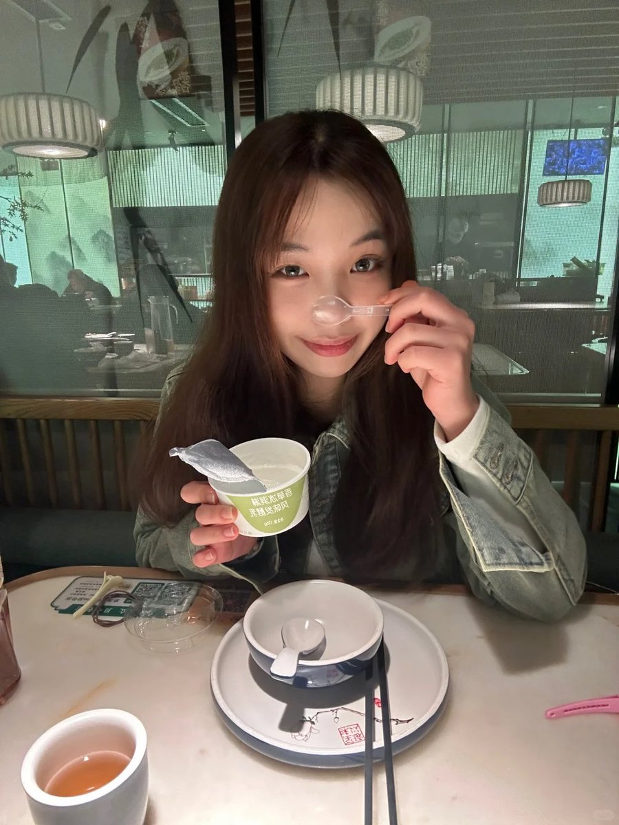 connethia's tweet photo. Dead tired today, stuck working overtime😭 https://t.co/9dHFfIuZ6x