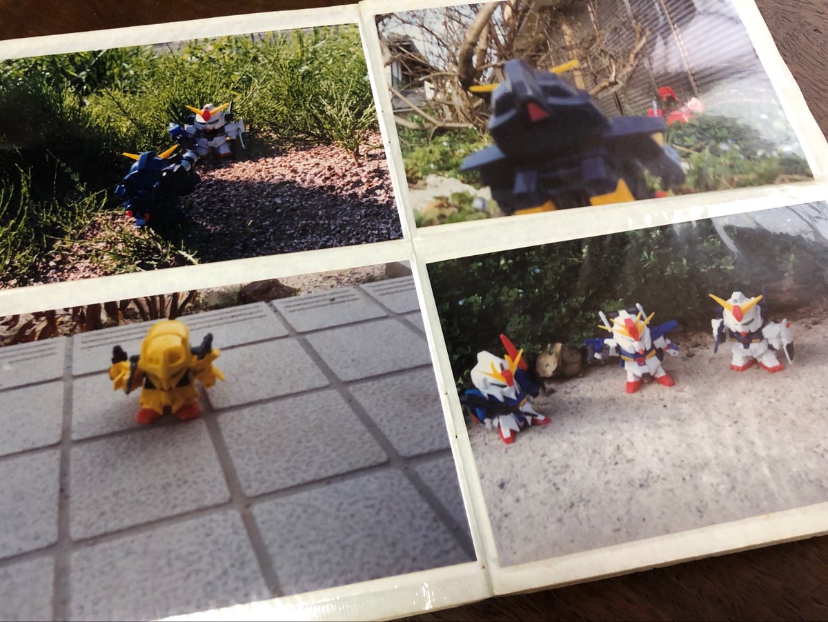 Tunacan27's tweet photo. 子供の頃に撮った元祖SDガンダムの写真が出てきたゾ https://t.co/tsSyZ7CCC0