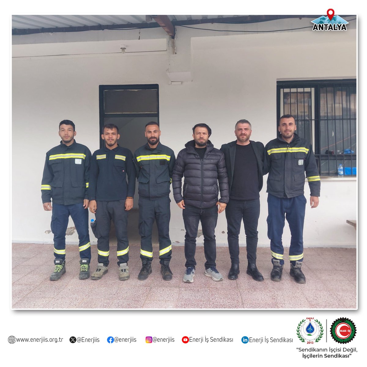 Enerjiis's tweet photo. Genel Başkan Yardımcımız Sn. Cemal Soysal SÜRMEN tarafından Akdeniz Elektrik Dağıtım A.Ş. Antalya Gebiz AOB biriminde görev yapan üyelerimiz ile bir araya gelinmiştir. Ziyaret sırasında saha çalışmalarına ilişkin konular üzerine değerlendirmelerde bulunulmuş, üyelerimizin görüş ve talepleri dinlenmiştir. 

Nazik ev sahiplikleri için değerli üyelerimize teşekkür eder, çalışmalarında başarılar dileriz.

@AEDASKurumsal  

#enerjiişsendikası #sendikanınişçisideğil #işçilerinsendikası #sendikalçalışma #aedas #antalya