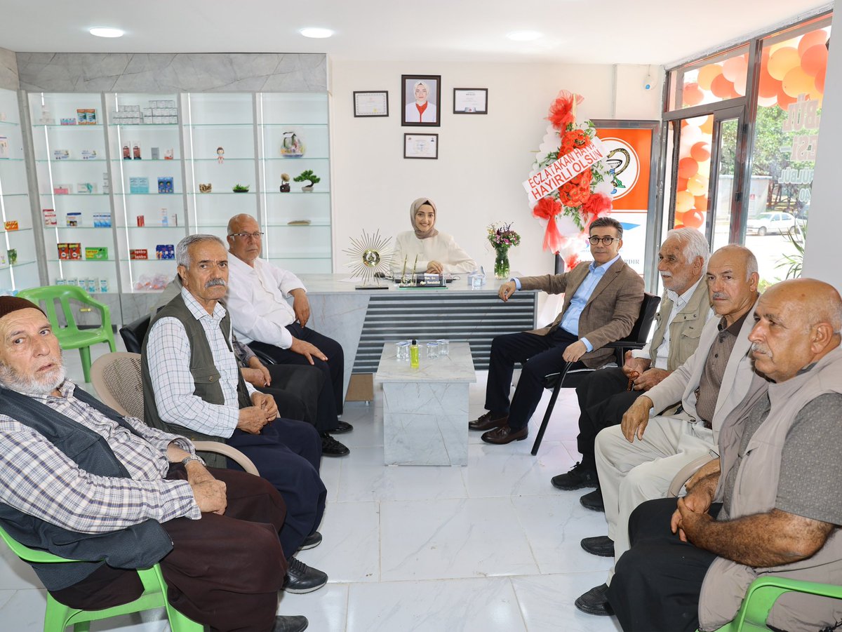 bucakalimurat82's tweet photo. Karabülbül Eczanesi’nin açılış programına katılarak Uzm. Ecz. Ayşe Karabülbül ve kıymetli hemşehrilerimizle bir araya geldik.

Sağlık alanında ilçemize hizmet verecek olan eczanemizin Siverek’imize hayırlı olmasını diliyor; Ayşe Karabülbül’e bol kazançlar ve muvaffakiyetler temenni ediyorum.