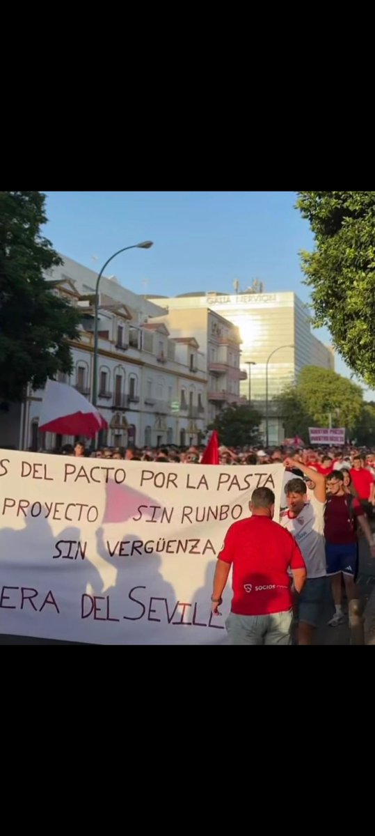fdjcueva's tweet photo. @n_troica @101TVSevilla Sin ruMbo y SINVERGÜENZA (Todo junto) para el adjetivo calificativo que estáis utilizando se escribe así, Como dejan en un acto público escribir a catetos...
Y vosotros sois un club top???
Iros dnd os corresponde...!!
Vosotros mismos os estáis calificando. Un saludo 🫡 https://t.co/hNaq1Ra1Eu
