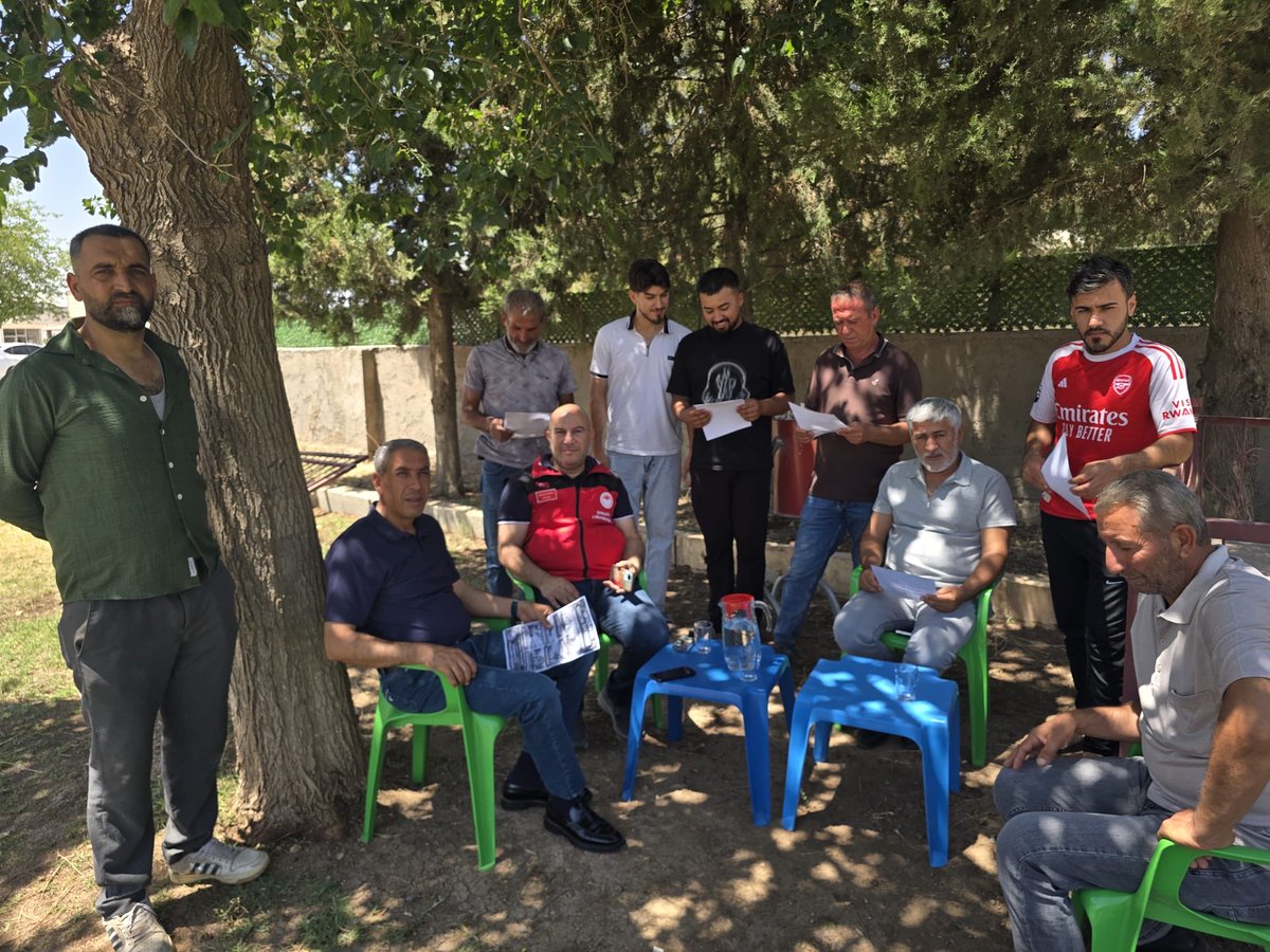 ceylanpinar_tom's tweet photo. 🧑‍🌾🌾🔥 Hasat döneminde en sık karşılaşılan risk faktörleri ve bunlara karşı önlemlerin anlatıldığı konu başlıklı Cuma buluşmalarımız bu hafta Yukarı Esence mahallesinde gerçekleştirilmiştir.
@TCTarim 
@UrfaValiligi
@Sanliurfatarim 
@MsalihsSt 
@cpkaymakamligi 
@recaiidogan https://t.co/MLFwkjKa0l