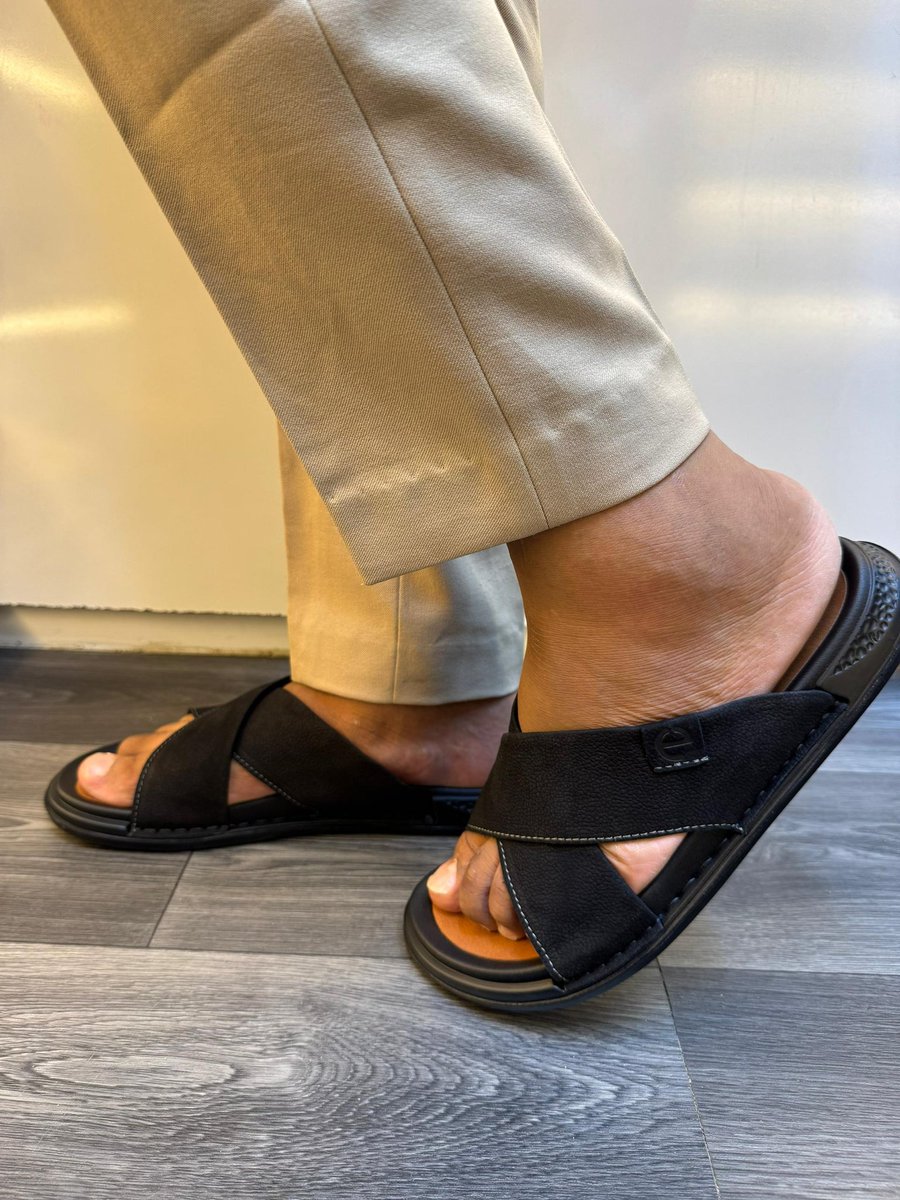 BarakaMaviatu's tweet photo. Ijumaa imefika vaa kiatu kizuri na kanzu unapoiendea siku hii.
No.40-45 
Tsh.75,000
0718007463 https://t.co/NS3BkXgH8O