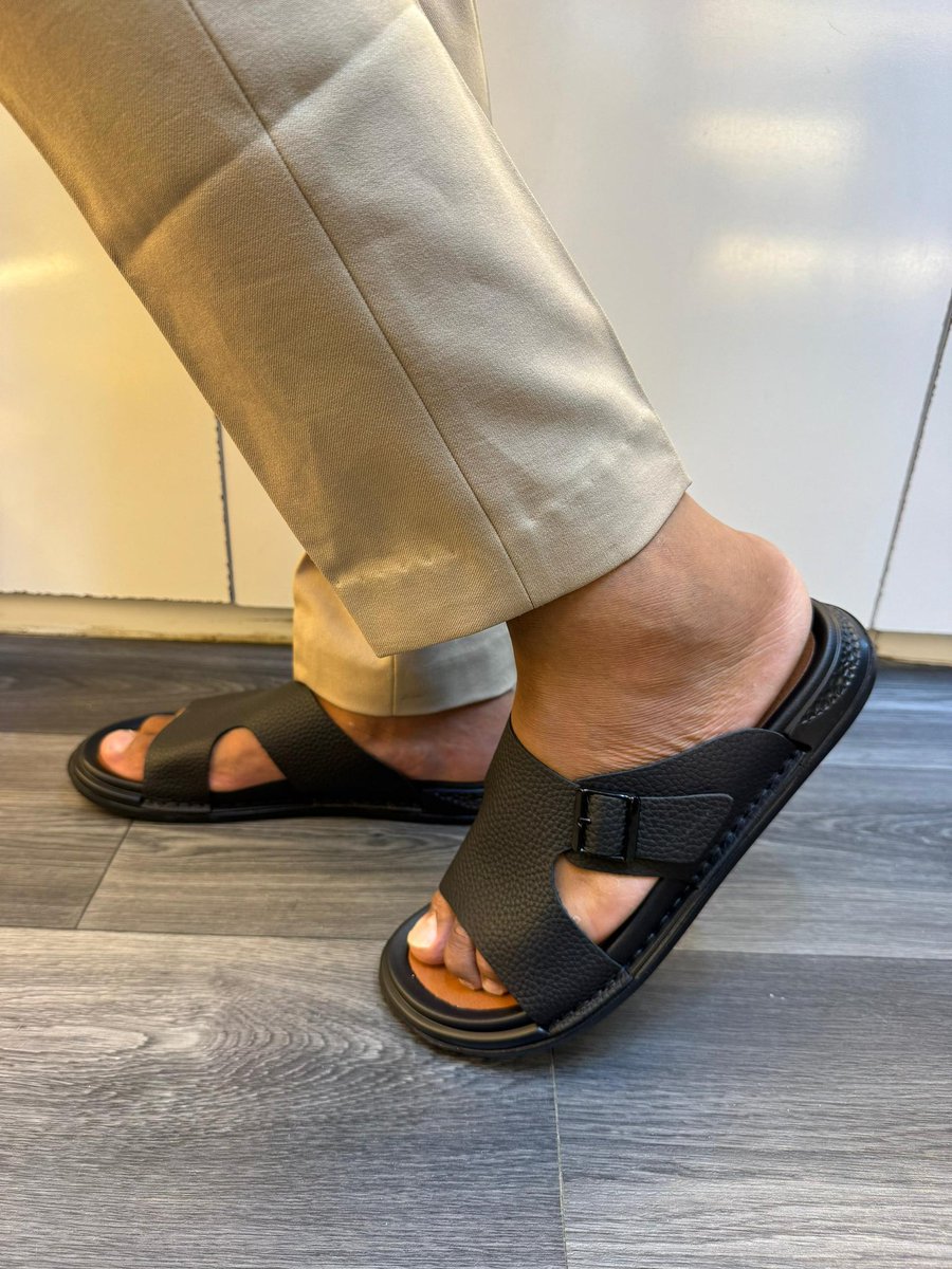 BarakaMaviatu's tweet photo. Ijumaa imefika vaa kiatu kizuri na kanzu unapoiendea siku hii.
No.40-45 
Tsh.75,000
0718007463 https://t.co/NS3BkXgH8O