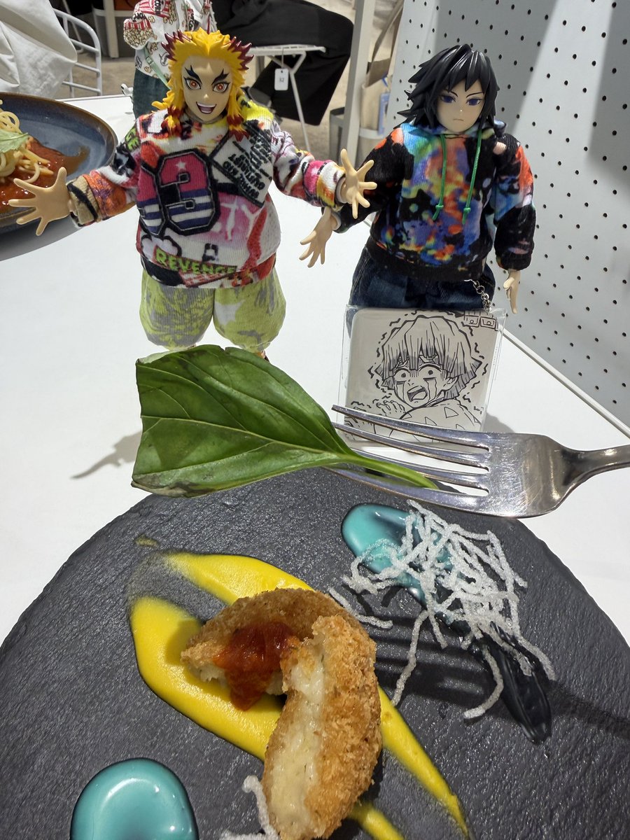 buzz593's tweet photo. にゃらららん🎶ヒロマに連れてっていただいたぞ！ありがとう！😊
たくさんいただいたな！
主が毎日写真をあげるのを忘れてるからこの前の写真はあとでだ！ https://t.co/4AajAoE8c5