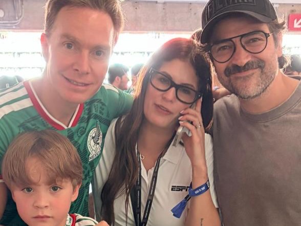 oldpicsanahi's tweet photo. Nem nos meus sonhos mais loucos eu imaginaria uma foto do marido da Anahí, o Manuel Velasco, com o Alfonso Herrera. 

BOM DIA https://t.co/880qwdrvw9