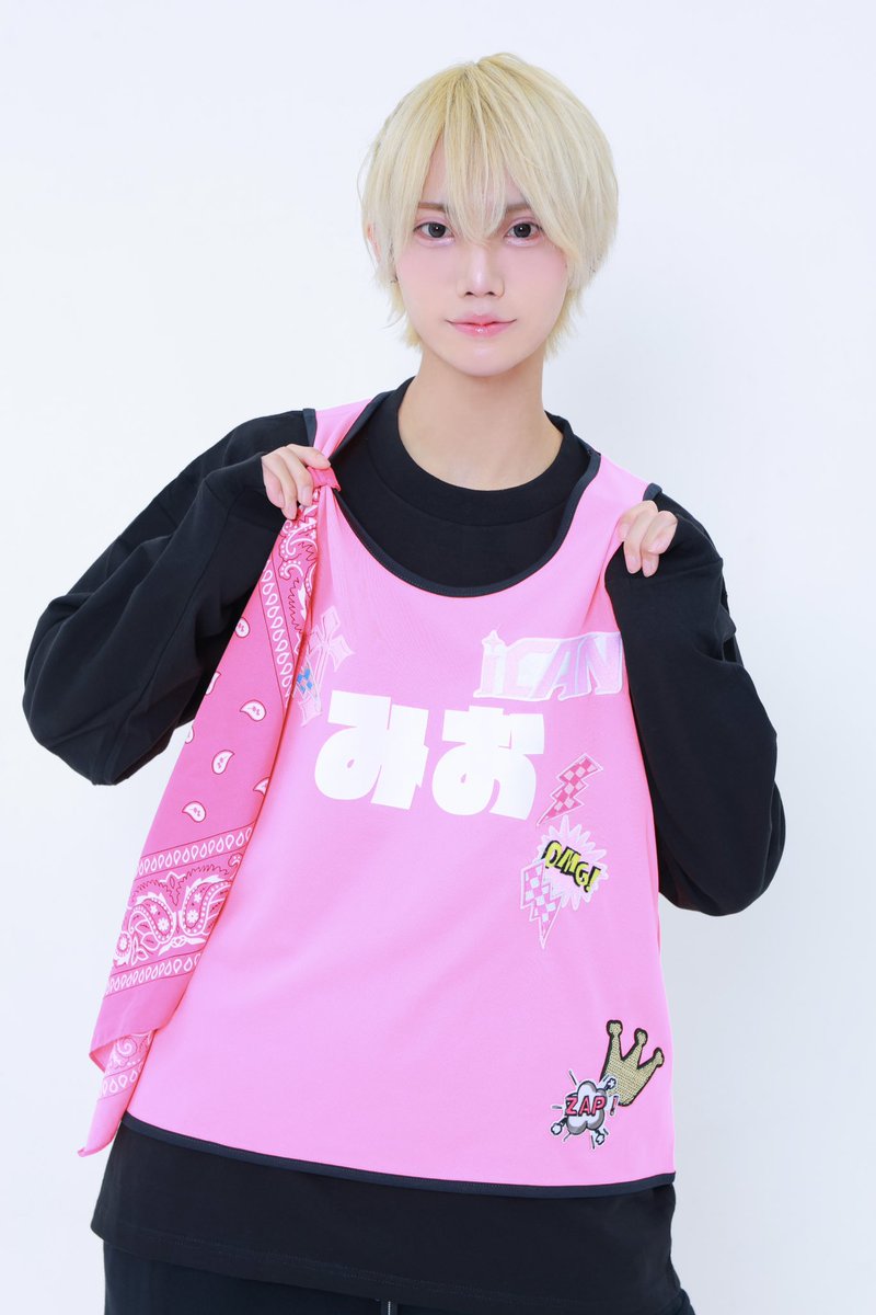 iCAN_info's tweet photo. 【アー写公開】

✧みお @iCAN_mio_
✦2003/12/31
✧メンバーカラー：PINK
✦出身地：大阪府
✧MBTI : ISFP

✦みおのこと見落とさないでね🎀

✧200RP達成でNEW MEMBER公開！

 #iCAN  #iCAN始動 https://t.co/BwJYEPDrof