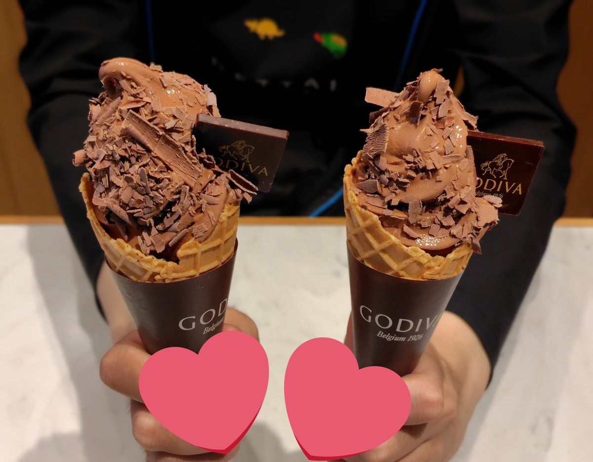 0108moon's tweet photo. ハピシェア✨️
めっちゃ美味しかったぁ✨️
ごちそうさまでした✨️
#GODIVA https://t.co/mJYQvbEg5z