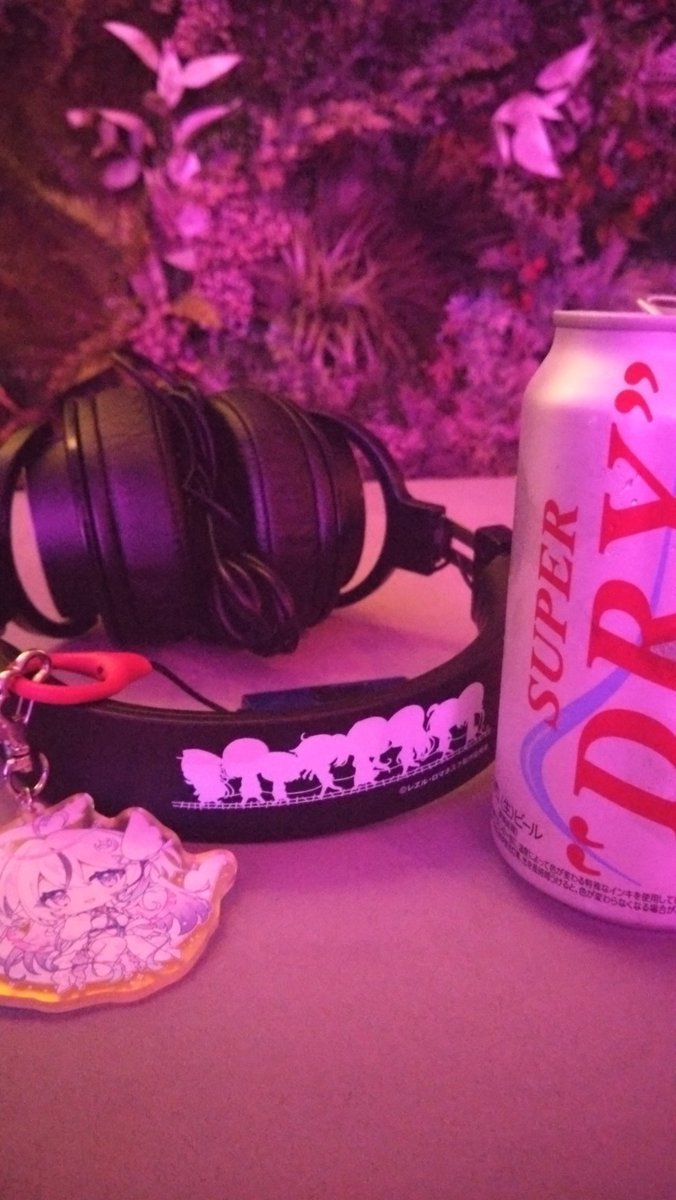 Solomon_Scared_'s tweet photo. オープンしました！
私は22:40から50分、春M3で購入した歌モノ楽曲+アートコアとかのインストでDJをやります〜！
雰囲気がめちゃ"良"なのでぜひに〜♪
#今月のDIG https://t.co/MLFhMMOw3f