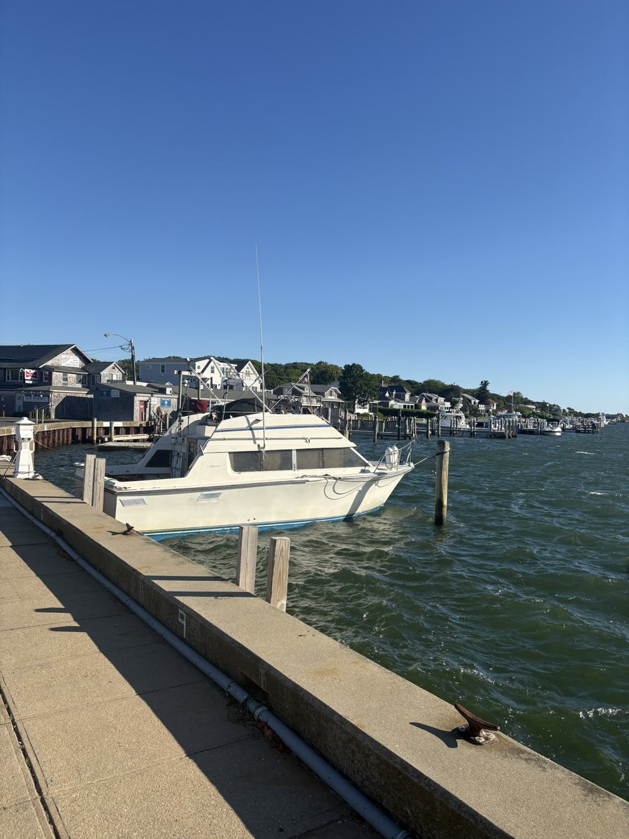 _Feamster2_'s tweet photo. Took a trip to Martha https://t.co/707pOaPUSm