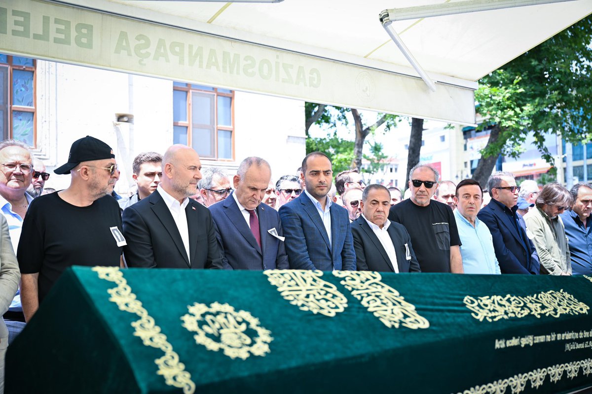 suleymansoylu's tweet photo. Gaziosmanpaşa’mızın kurucularından, baba dostumuz ve kıymetli büyüğümüz Lütfi Canbaz’ı bugün Hakk’a uğurladık.

Merhuma Cenab-ı Allah’tan rahmet; başta kıymetli arkadaşımız Bülent Canbaz olmak üzere, tüm evlatlarına, ailesine ve sevenlerine sabır ve başsağlığı diliyorum.

Rabbim mekânını cennet, makamını âli eylesin.