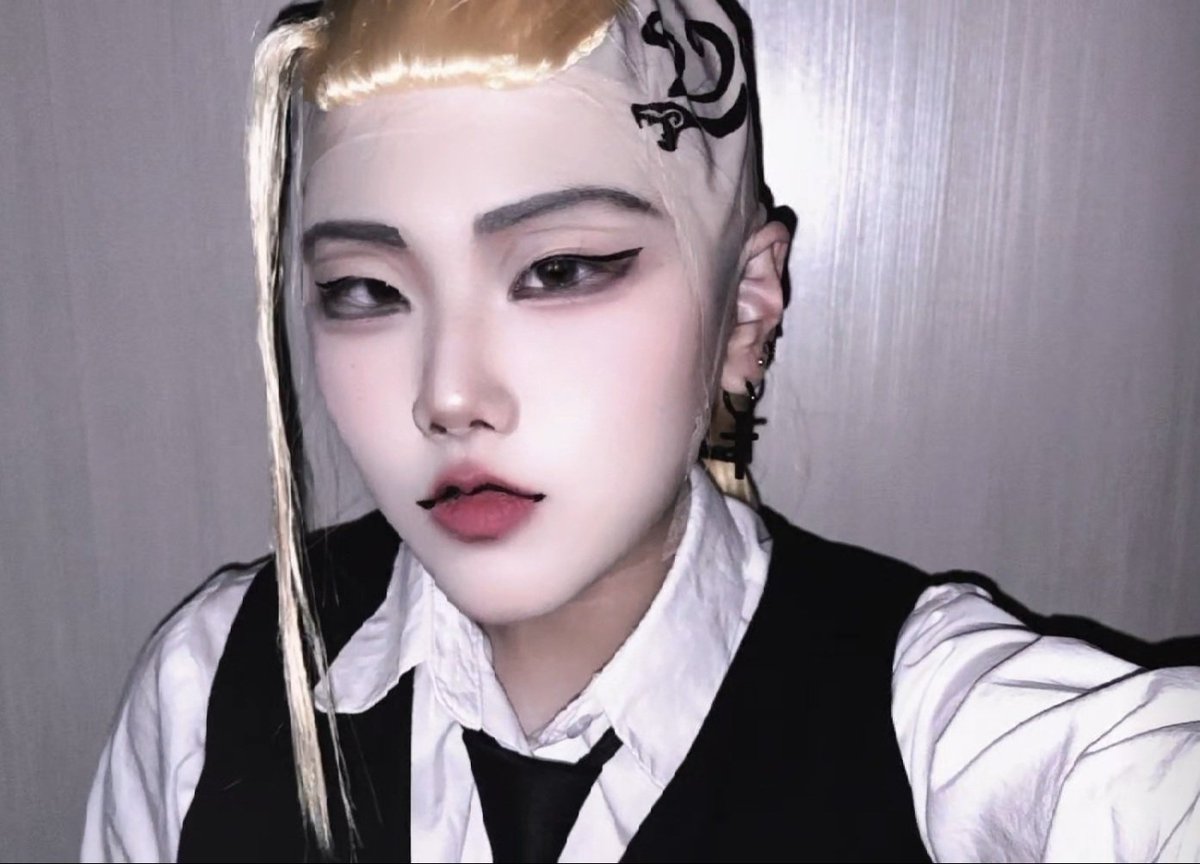 cos_gwangrang's tweet photo. 도만 창설일이란 걸 이제 알아버린...
후딱 드라켄이랑 미츠야 올리려다 컾링 같아서 겁나 예전에 한 밤티 바지도 슬쩍 올려여 https://t.co/xIr7YNVWtt