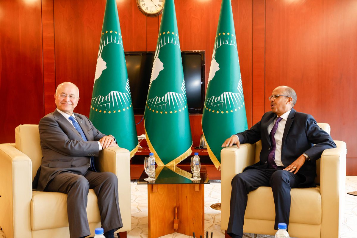 _AfricanUnion's tweet photo. The Chairperson of the African Union (AU) Commission, H.E. Mahmoud Ali Youssouf, received the newly appointed UNHCR High Commissioner, H.E. Mr. @BarhamSalih, during his official visit to Ethiopia & the AU.

The Chairperson @ymahmoudali congratulated Mr. Salih on his appointment & reaffirmed AU's support for strengthening refugee protection & advancing durable solutions across the continent.

They also discussed humanitarian situation in Africa, particularly forced displacement, refugee inclusion, & the need to expand durable solutions including, local integration, & self-reliance, while addressing the root causes of displacement.

The High Commissioner commended the strong AU–UNHCR partnership & pledged to further deepen cooperation.

The Chairperson, in turn, acknowledged the progressive refugee policies adopted by many AU Member States & highlighted ongoing efforts to promote protection, inclusion, & durable solutions for refugees  displaced populations.

@Refugees