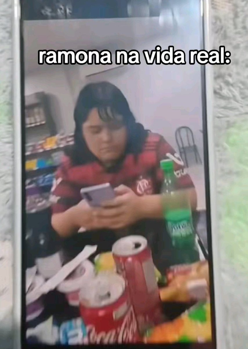 bedoebidu's tweet photo. ramona evangeline a ex mais badalada dos paneleiros presidiarios kkkkk ela comendo o jumbo dos 4 na metade do caminho https://t.co/PA6P0e13lb