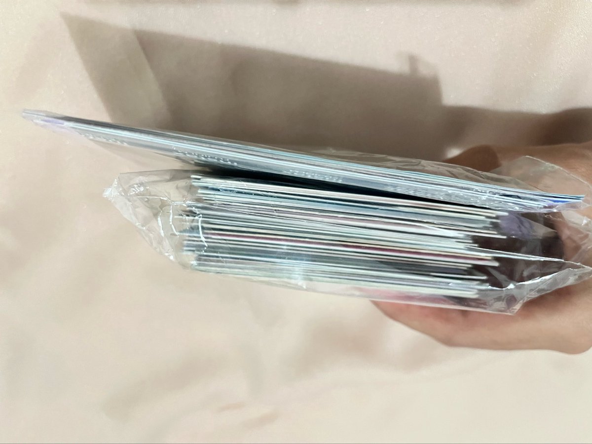 loffshii's tweet photo. PANTESAN gue liat tagihan tax gue 35k padahal cm beli satu pc ternyata FREEBIES NYA SEBANYAK INI ANJIR😭😭😭 https://t.co/59R3jk0SAF