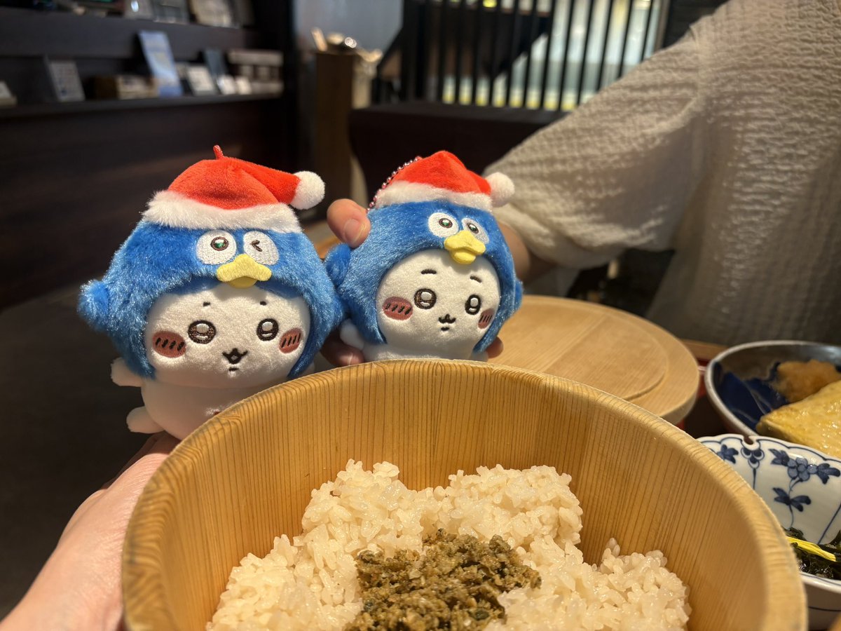 norimouse05's tweet photo. ドンペンなちいハチマスコットとじーこさんとハマグリなご飯🍚
美味しゅうございました( ◜ᴗ◝) https://t.co/NeBSdLHSNI