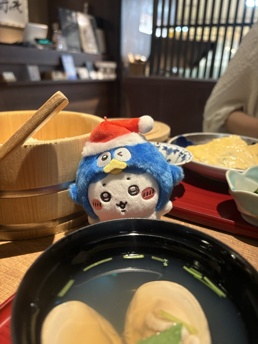 norimouse05's tweet photo. ドンペンなちいハチマスコットとじーこさんとハマグリなご飯🍚
美味しゅうございました( ◜ᴗ◝) https://t.co/NeBSdLHSNI