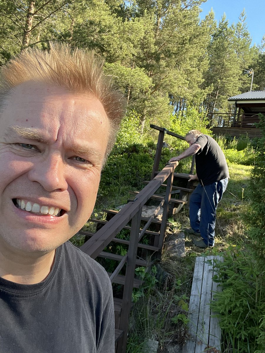 anttikaikkonen's tweet photo. Rankan kevään jälkeen oli kaavailuissa hieman levähtää mökillä juhannuksena. Mutta isäukko olikin sattumoisin paikalla ja "hieman pikkuhommia" olisikin tarjolla...

Että rauhallista ja rentouttavaa juhannusta teille kaikille muille. 🇫🇮 https://t.co/d8T6VZhqXK