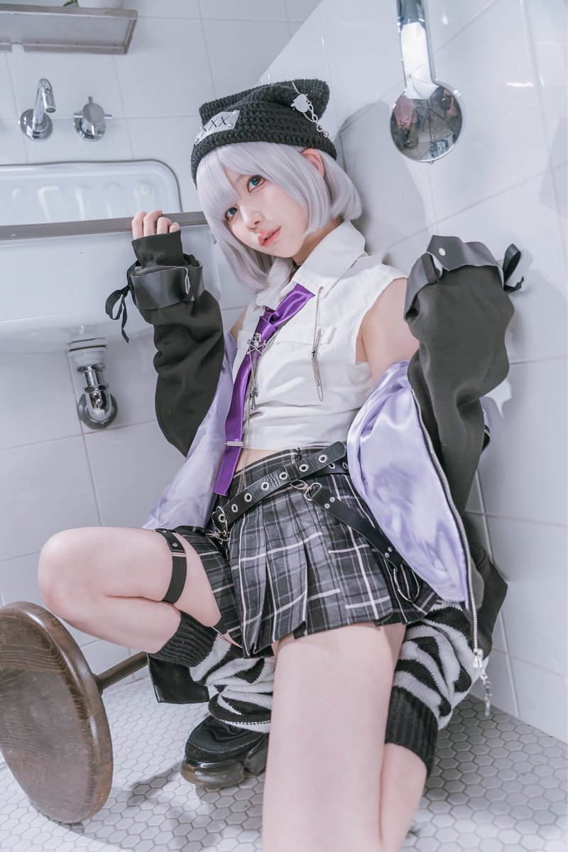 miroooo_on's tweet photo. cosplay

『天才(？)兼ポンコツ担当』
ぶいすぽっ！／花芽すみれ👾💤 https://t.co/WOuuJnqwij