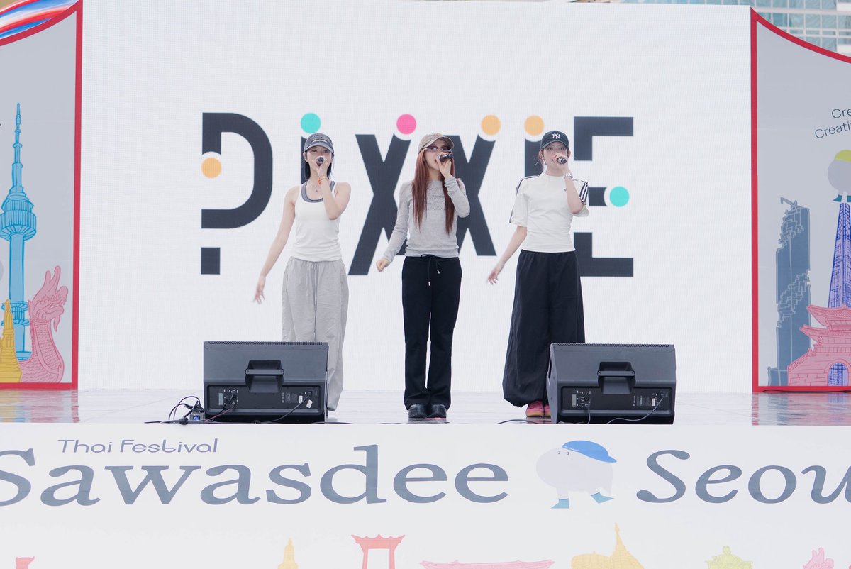 PIXXIEofficial_'s tweet photo. The moments from PiXXiE’s soundcheck at Sawasdee Seoul Thai Festival 2026 🇰🇷✨

#PiXXiE
#SawasdeeSeoulThaifestival2026
#SawasdeeSeoulThaifestival2026xPiXXiE
#PiXXiEinKOREA #PiXXiE왔어요 https://t.co/3xOxBZik3t
