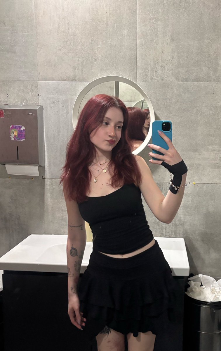 afterhourzw's tweet photo. en sevdigimiz pub tuvaleti ile bizim bag🤝 https://t.co/8JAeubFQ9F