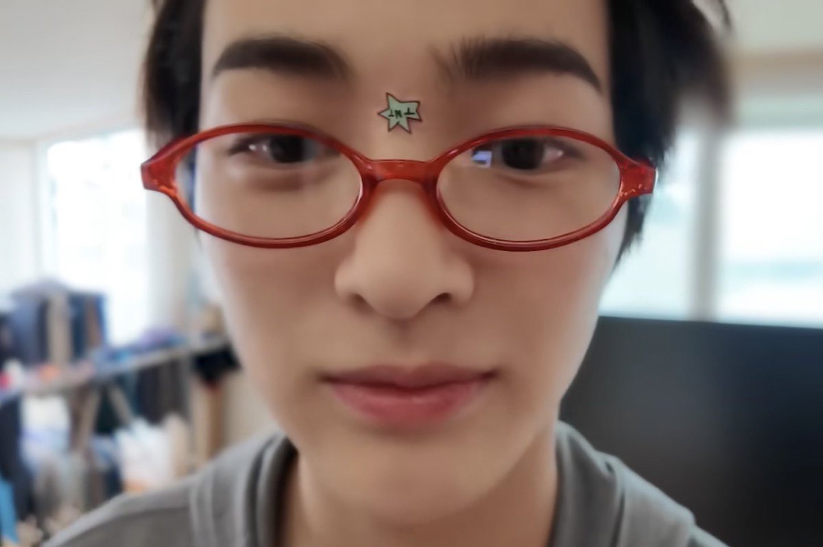 우미 tweet media