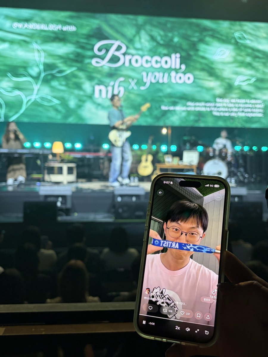 mysweethamzzi's tweet photo. 샹 팔찌아저씨 이러네 돌앗나ㅜㅜ https://t.co/C5kKQARy6B