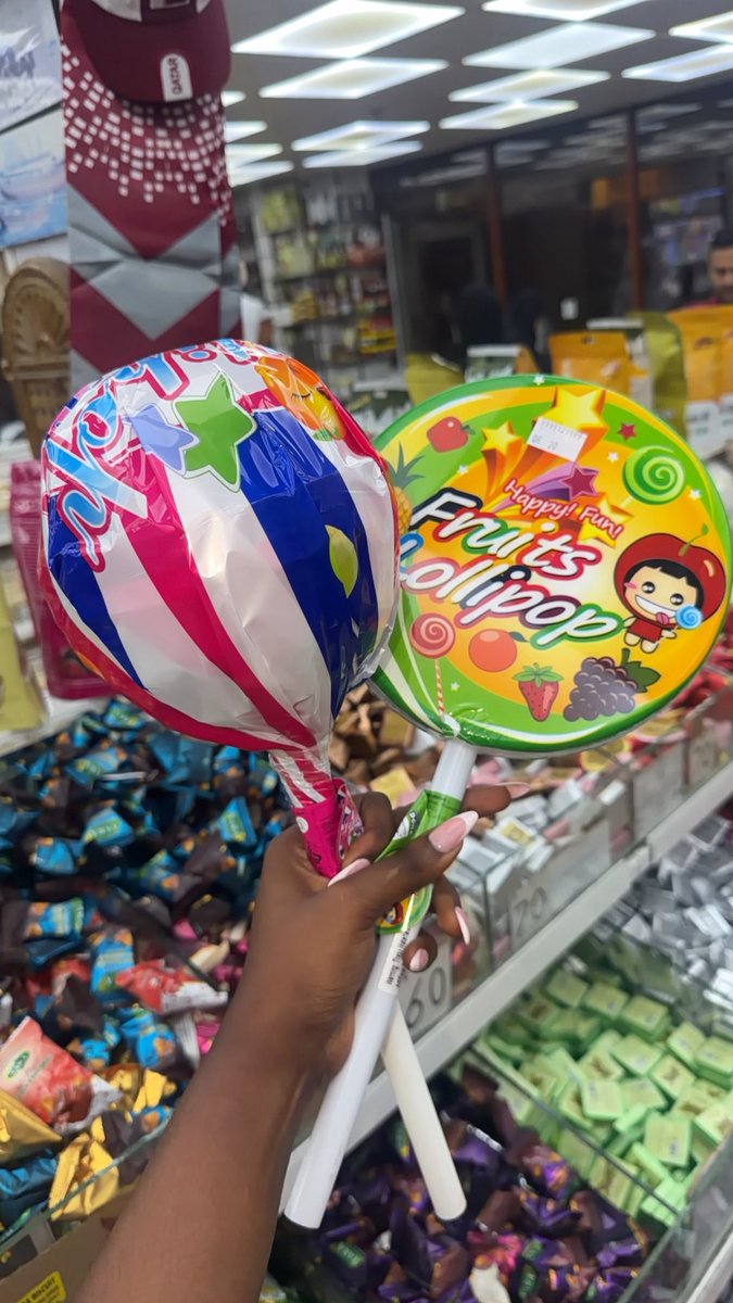 queenbeth____'s tweet photo. Would you buy this sweet for $20 https://t.co/abGzjuFcc5