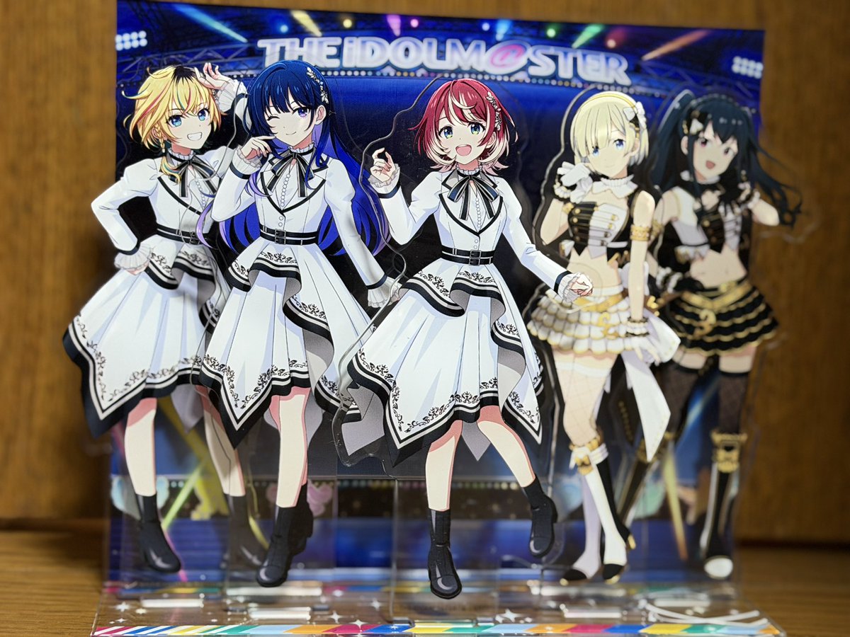 samegsx's tweet photo. MOIWアクスタやっと届きました〜
各ブランドの担当やユニットで揃えたいよな〜とか買ってたらとんでもない人数になってしまったけどみんな最高だからよし! https://t.co/ARbzwKsnQk