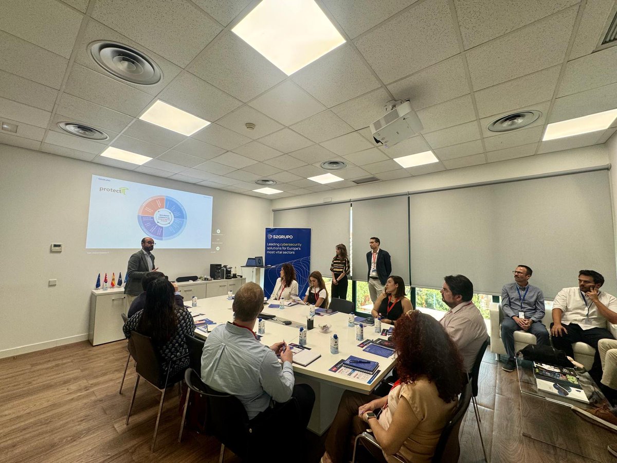 s2grupo's tweet photo. 🧠 Esta semana celebramos un nuevo #CISOTalks junto a Mimecast sobre Seguridad Conductual en la era de la GenAI.

Durante la sesión, analizamos cómo evolucionar desde la concienciación hacia la monitorización continua del riesgo humano.

#S2GRUPO https://t.co/HML3aRy7CL