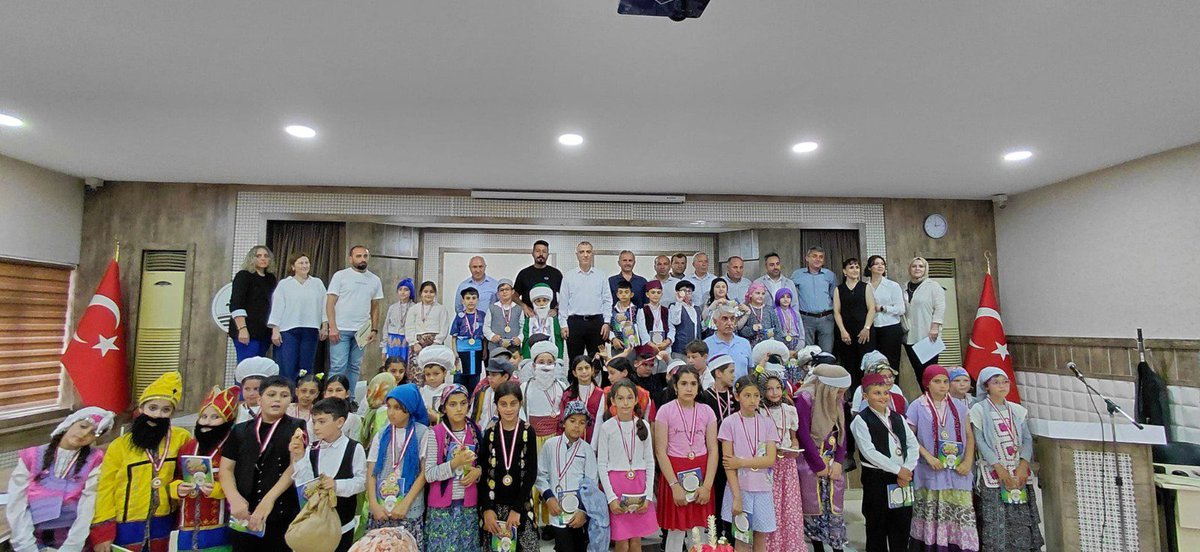 memterme55's tweet photo. 📌 İlkokullar Arası Nasreddin Hoca Fıkra Canlandırma Yarışması Gerçekleştirildi

Terme İlçe Millî Eğitim Müdürlüğümüz tarafından düzenlenen İlkokullar Arası Nasreddin Hoca Fıkra Canlandırma Yarışması, öğrencilerimizin sahne performanslarıyla renkli ve keyifli anlara sahne oldu. https://t.co/WYE3aepwzc