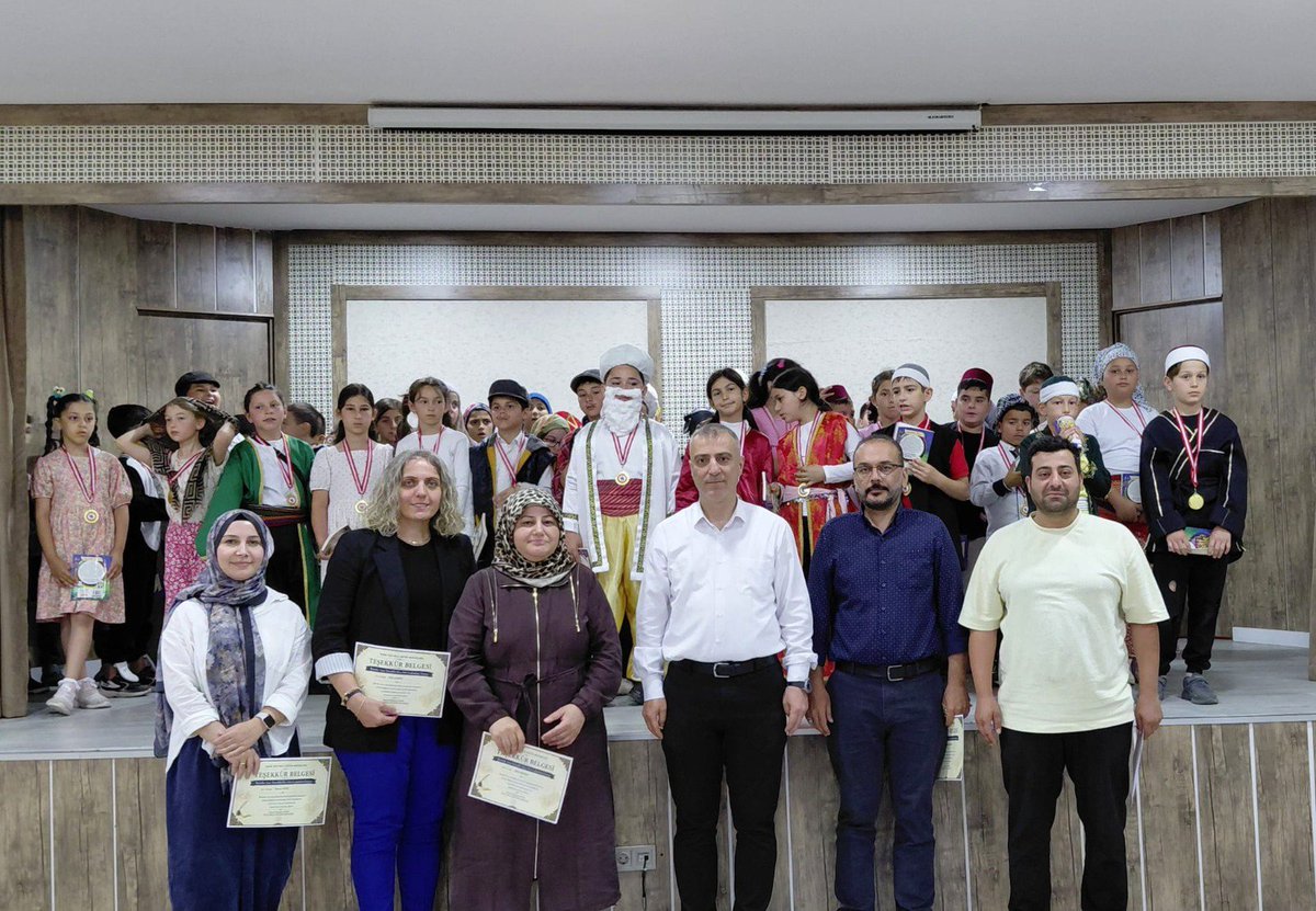 memterme55's tweet photo. 📌 İlkokullar Arası Nasreddin Hoca Fıkra Canlandırma Yarışması Gerçekleştirildi

Terme İlçe Millî Eğitim Müdürlüğümüz tarafından düzenlenen İlkokullar Arası Nasreddin Hoca Fıkra Canlandırma Yarışması, öğrencilerimizin sahne performanslarıyla renkli ve keyifli anlara sahne oldu. https://t.co/WYE3aepwzc