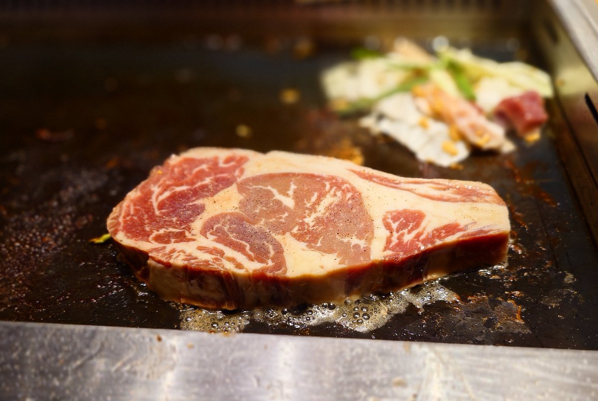 hiro6244's tweet photo. 友人4人でお好み焼き本舗なるお店へ〜🫡

ガッツリしたコースを選んだけどめっちゃ美味しくて楽しかった🤭 https://t.co/RFXvCcfcHZ