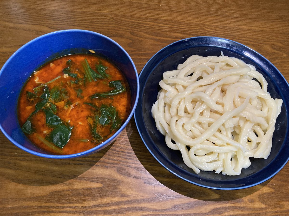 abu_harooo's tweet photo. ずっと食べてみたかったファンモンうどん届きました。

冷凍とは思えない太さとコシで、食べごたえも抜群！
しっかり満腹になりました。

作ってくださったたまやさんに感謝です。
ごちそうさまでした🙏✨

 #晩ごはん https://t.co/NJQ0MfTiWc