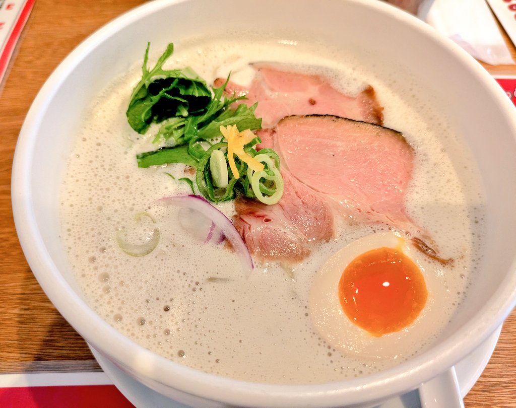 meetan3240's tweet photo. 息子とラーメン屋さん行ってきたんやけど、スティーブジョブ酢置いてた🍜 https://t.co/ecyeQKMNcZ
