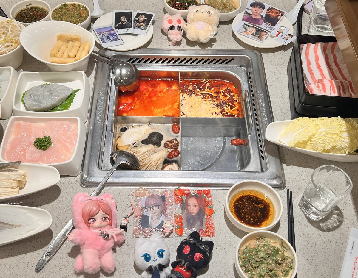 lncrrpclesu's tweet photo. 댄서하는여자 남정네들지지고볶는거하는여자 그리고 영원히 지젤하는여자 셋이 하딜😋 https://t.co/r9KbHiu2mr