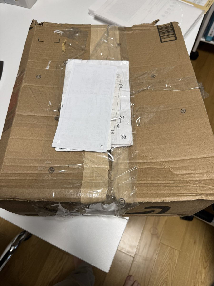 てっちゃん様　ご購入お願いいたします ebayで買い物したらこんな段ボールで送られてきた。 メルカリの発送に