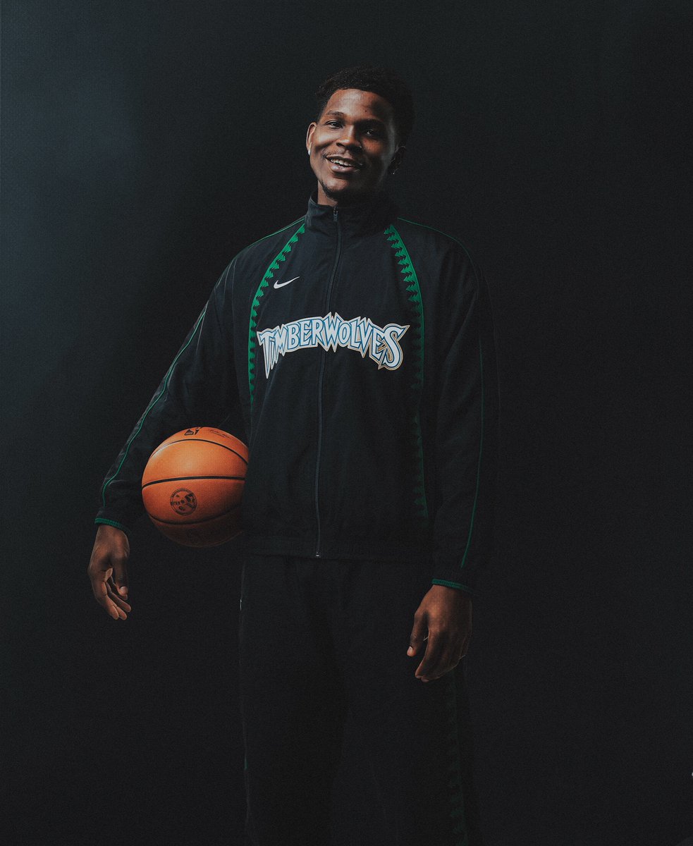 TheEdwardsMuse's tweet photo. Timberwolves warmups concept 😮‍💨 https://t.co/ZdPjgxjb1E