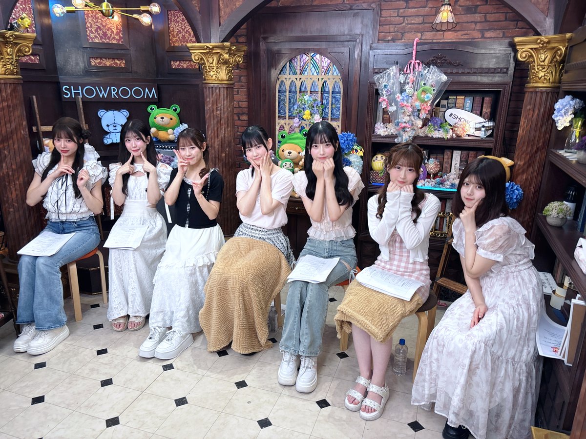 PtA_staff's tweet photo. 《ただいま配信中🎥✨》

『ぴるあぽ修行中！〜ちょっとイイトコ見ていかない？〜』 

▽配信はこちら
https://t.co/l1ynXdofBv

ぜひご覧下さい👀🎀⸝⸝ 

#ぴるあぽ修行中 
#ぴるあぽ 
#PeeltheApple https://t.co/Ak99LH42WS