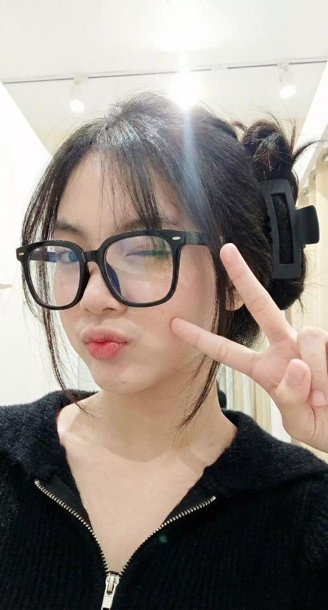 putritantrum's tweet photo. Mana nih pose yg pling cantik menurut kalian hehehe https://t.co/Z4bsgCmMkd