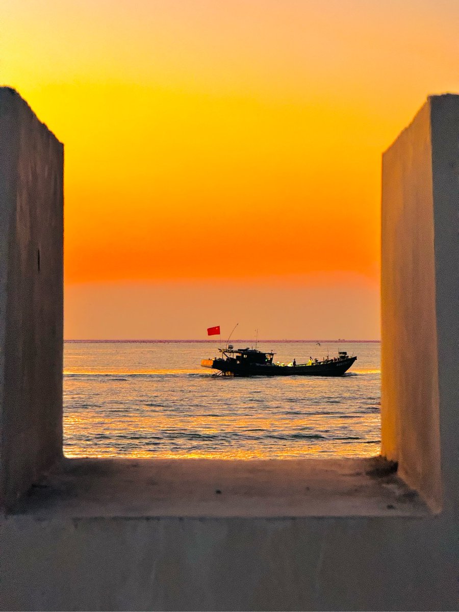 NikitaTsikal's tweet photo. This hidden coastal town stole my heart at sunrise—warm breeze, salt-kissed air, and no crowds to ruin the quiet magic. 10/10 for slow, perfect travel days. https://t.co/vhk12kk9EL