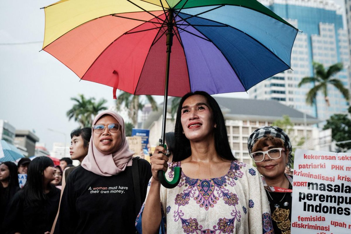 jakpost's tweet photo. Rights groups oppose calls to criminalize LGBTQ people - Society - The Jakarta Post #jakpost https://t.co/FqzuEoaAbS https://t.co/okKZbba7XB