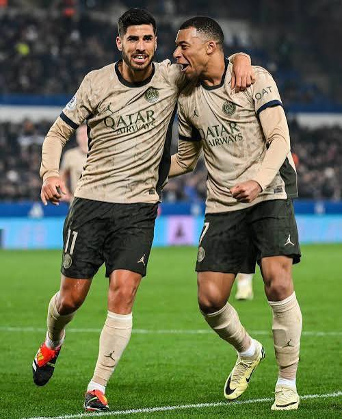 Pogonz01's tweet photo. @NEDUszn8 @ELEINAI9482 tito asensio puede decir que jugo con los mejores de la historia https://t.co/khIzUnNB9f