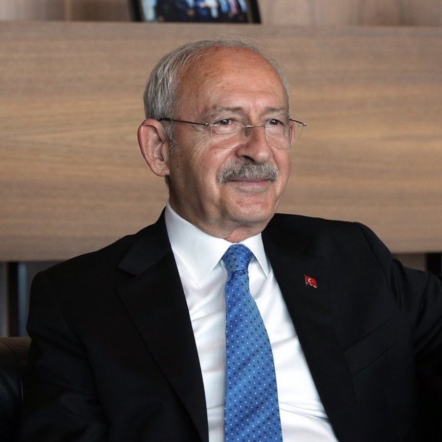 gusholderhaber's tweet photo. Yılmaz Özdil;

 “Kemal Kılıçdaroğlu, CHP’nin parti kasasından 755 milyon lira medyaya para aktarıldığını tespit etti.

Gazetecilere, trollere, sitelere harcandı. Hangileri olduğu açıklansın” https://t.co/uCbruMt0PM