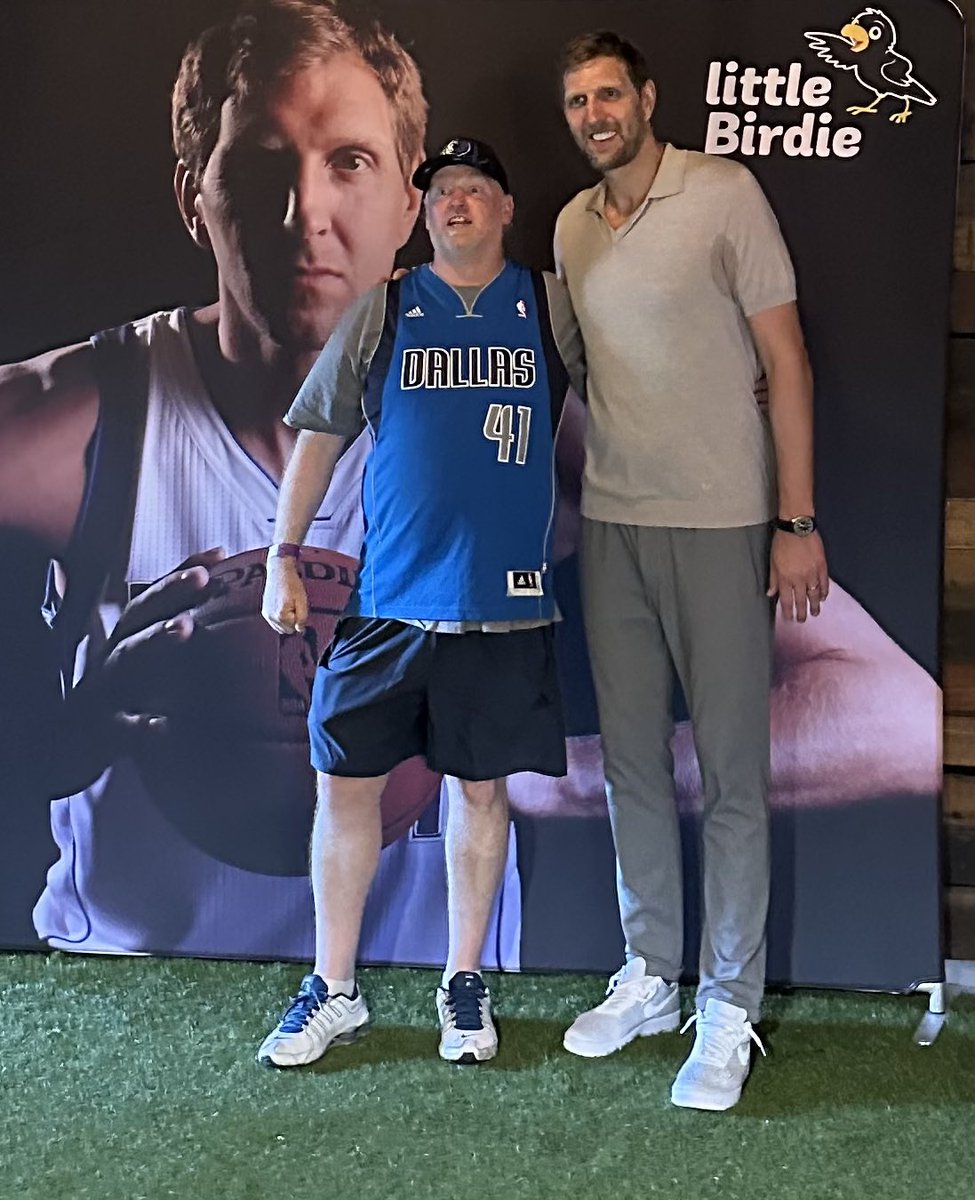 Sebvettel05's tweet photo. Happy Birthday @swish41 from your biggest fan from Australia 🇦🇺 https://t.co/xb1cePXKHR
