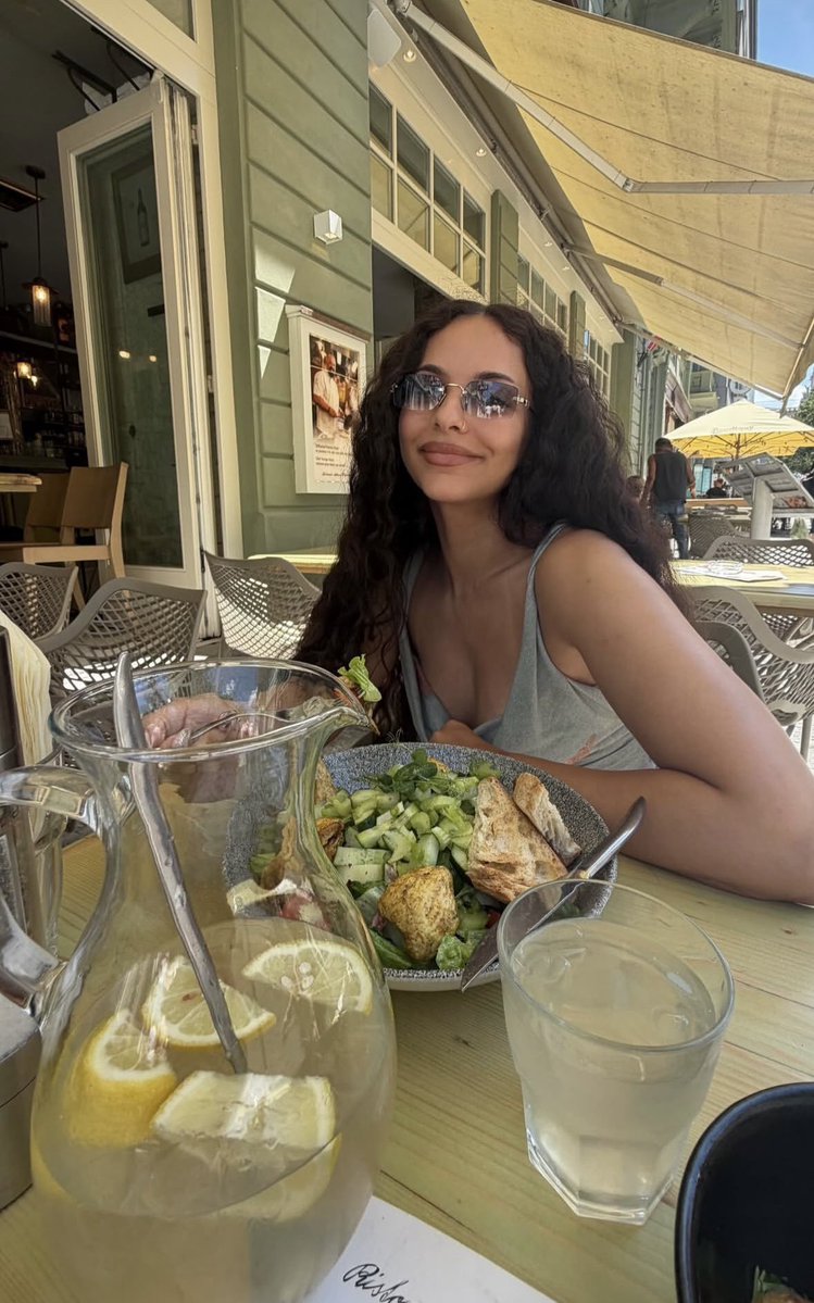 jadecentered tweet picture
