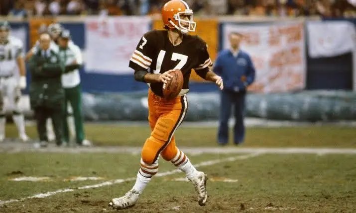 tom_brunswick's tweet photo. Yes. Brian Sipe of the Cleveland Browns from 1974-1983. A 13th round pick from San Diego State- Sipe became a starter &amp; star for the Kardiak Kids Browns in 1980. Won many thrilling games that year throwing for 30 TD &amp; 4132 yards &amp; was named the NFL MVP in 1980. 46 years ago. 🏈😮 https://t.co/vk3T4xuH8v