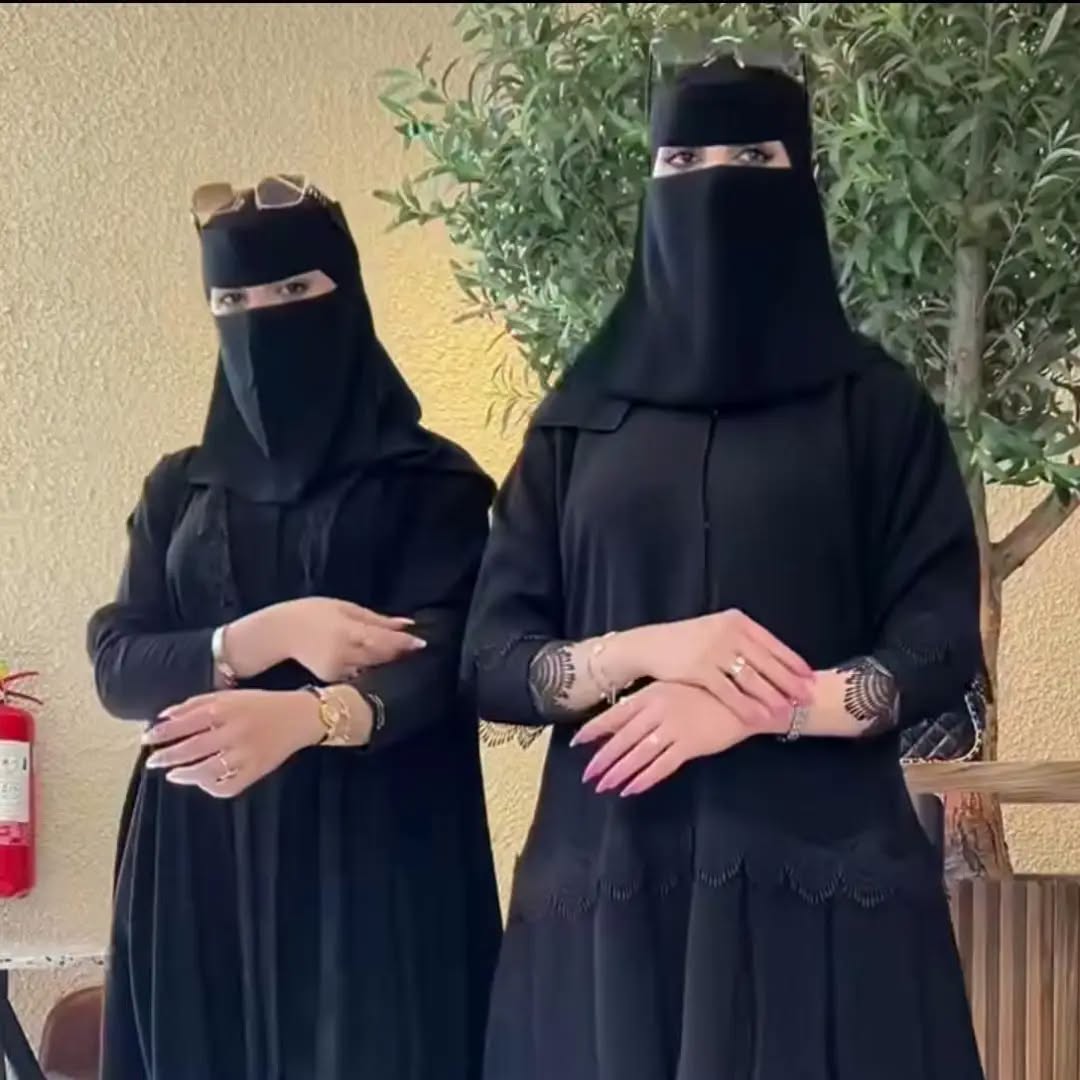 kamarakrs's tweet photo. أنا وأختي جمعة طيبة 
دعم للحساب لو سمحتو https://t.co/MKrDRTFGPF