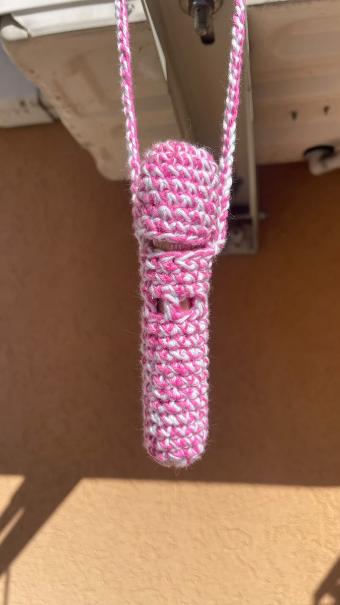 JAMBUCHIM's tweet photo. hello pls buy my handmade crochet lighter holders on vinted! both basic and mushroom ones 🧚‍♀️ they are very cute and practical and i made them with love 🤍🍀 i take commissions! feel free to suggest a color https://t.co/9Os1bYXJ6l